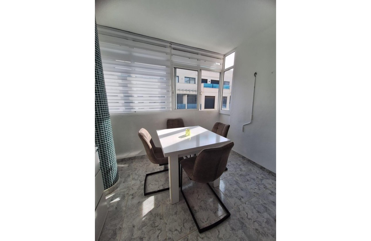 Resale - Apartment -
Torrevieja - Nueva Torrevieja