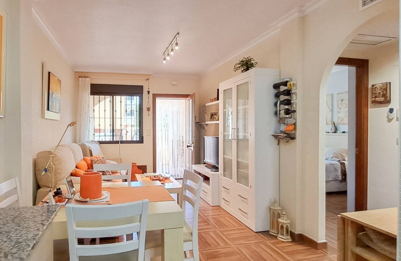 Resale - Apartment -
Torrevieja - Parque Acuático - Sector 25