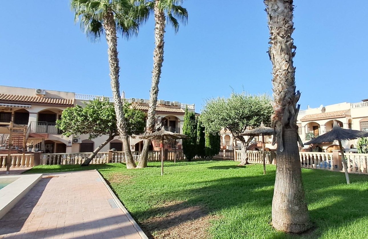 Resale - Apartment -
Torrevieja - Parque Acuático - Sector 25