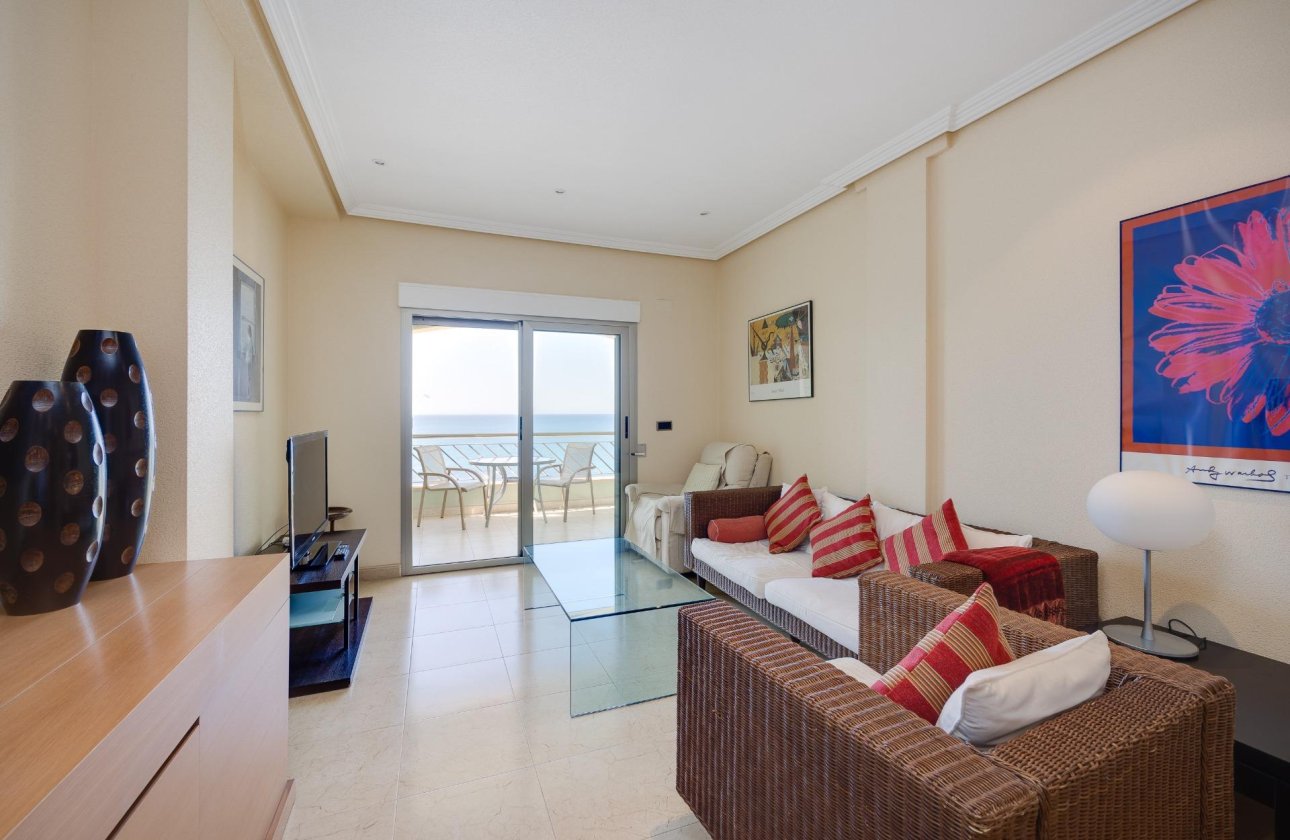 Resale - Apartment -
Torrevieja - Paseo Maritimo