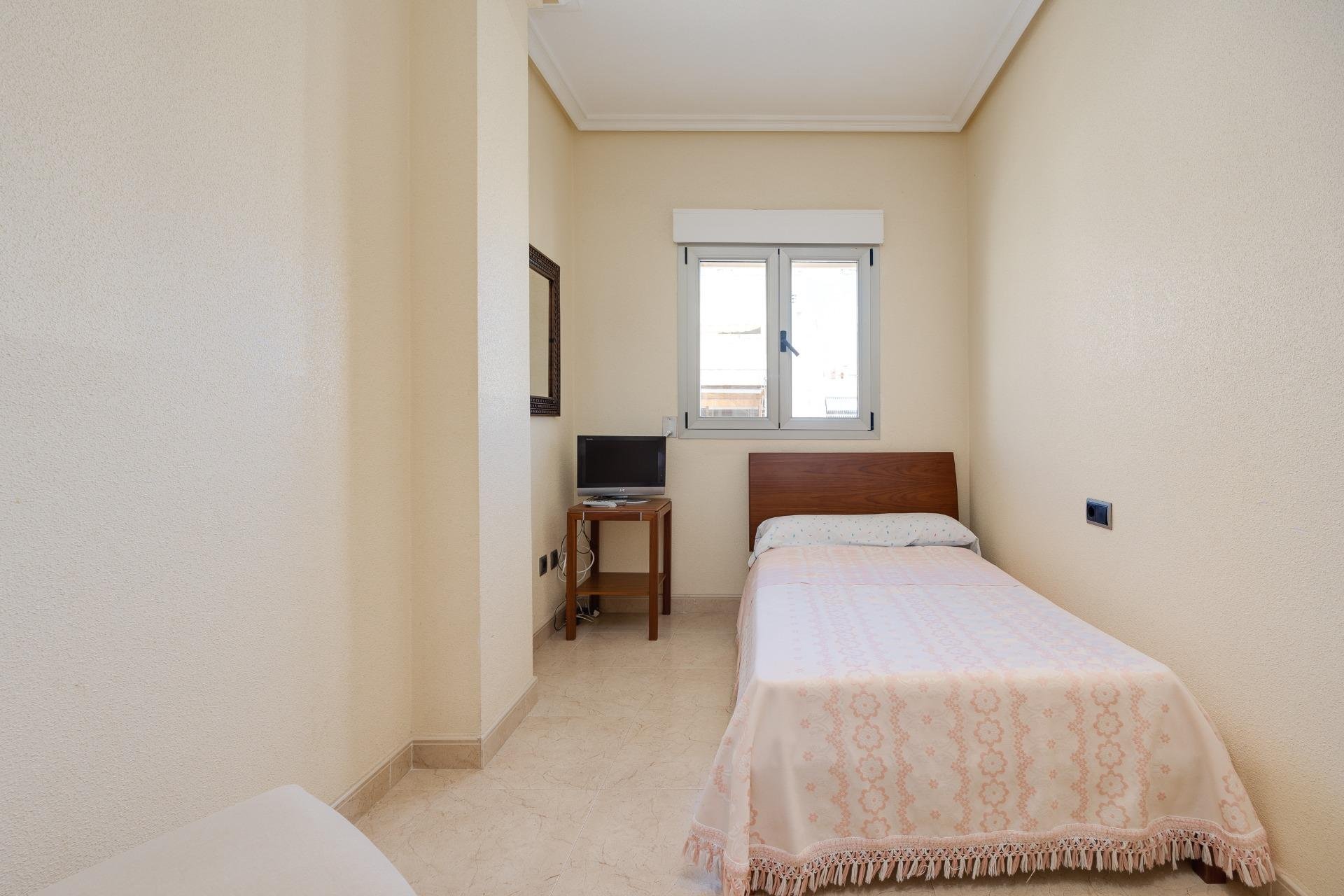 Resale - Apartment -
Torrevieja - Paseo Maritimo