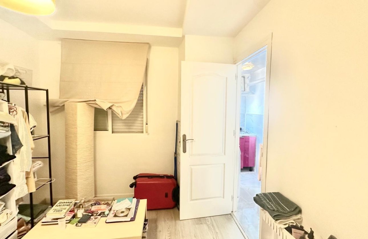 Resale - Apartment -
Torrevieja - Paseo Maritimo