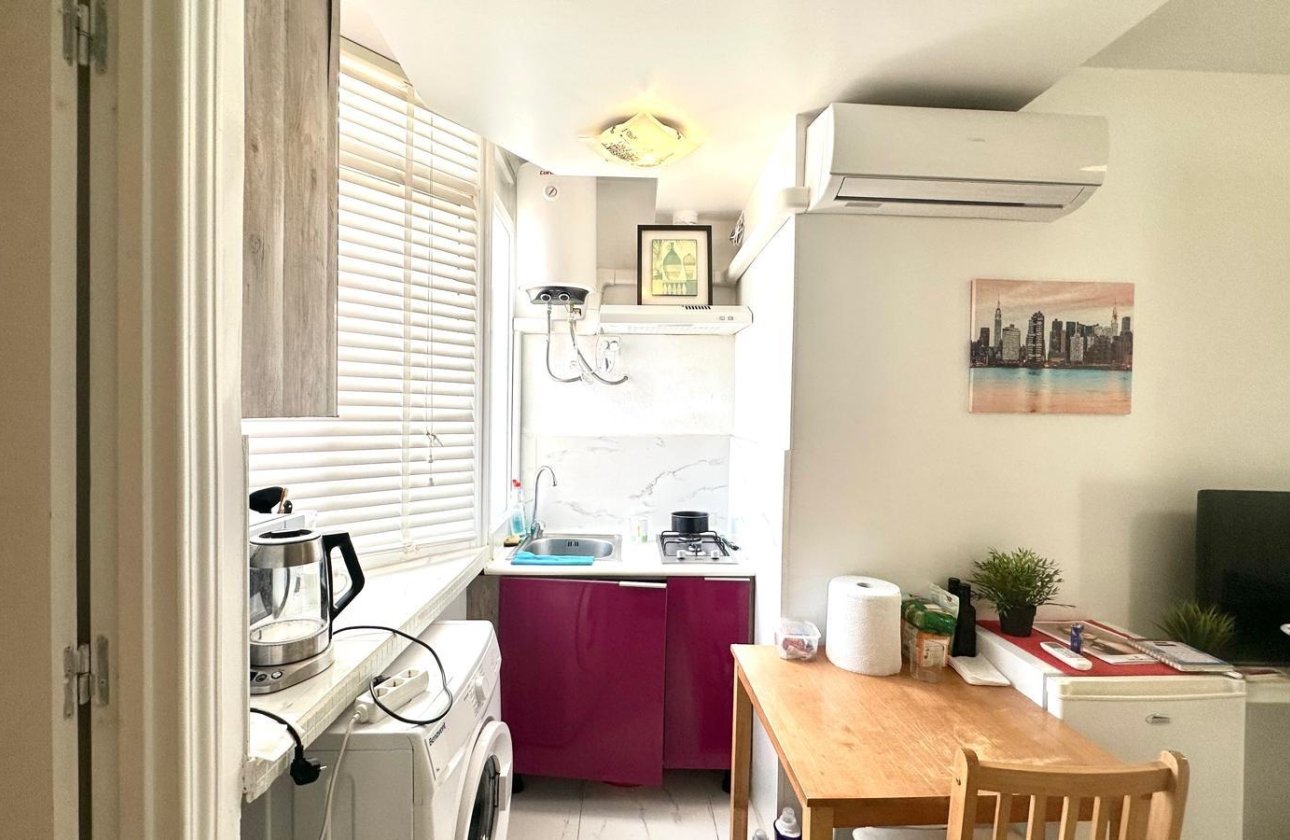 Resale - Apartment -
Torrevieja - Paseo Maritimo