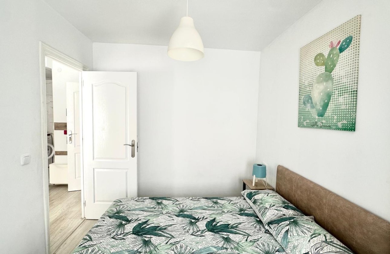 Resale - Apartment -
Torrevieja - Paseo Maritimo