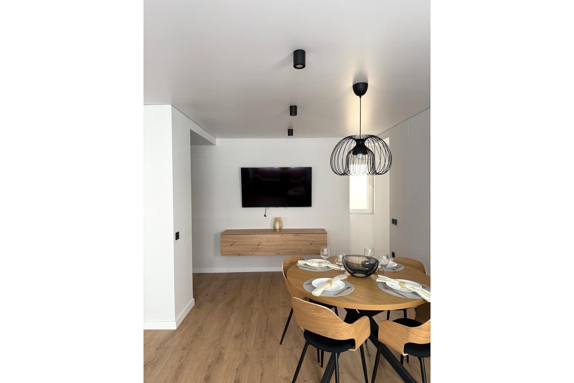 Resale - Apartment -
Torrevieja - Paseo Maritimo