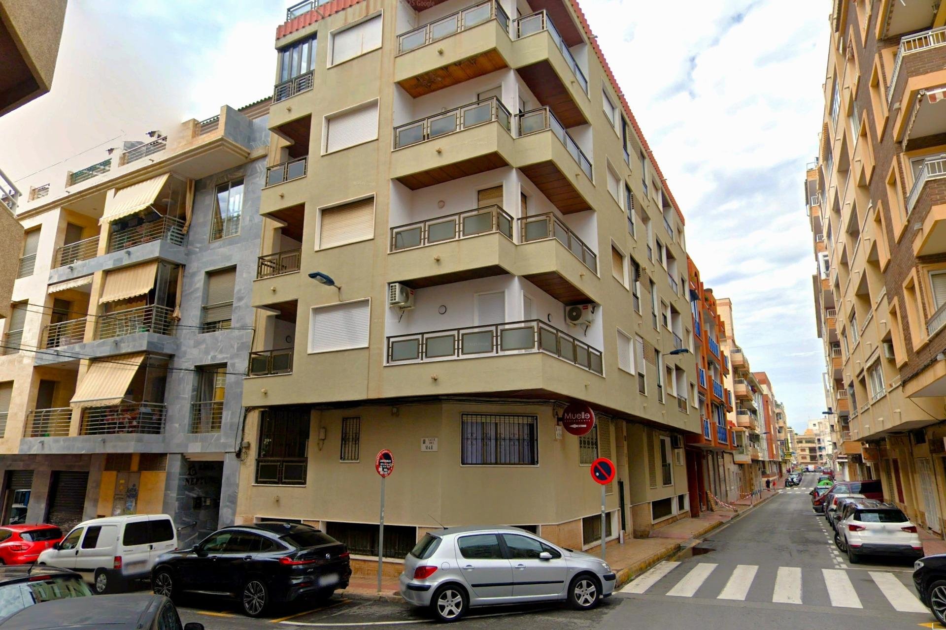 Resale - Apartment -
Torrevieja - Paseo Maritimo