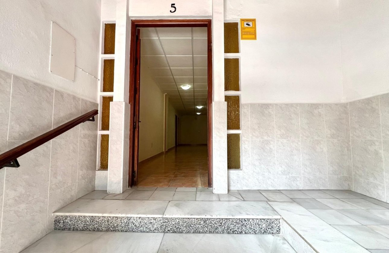 Resale - Apartment -
Torrevieja - Paseo Maritimo