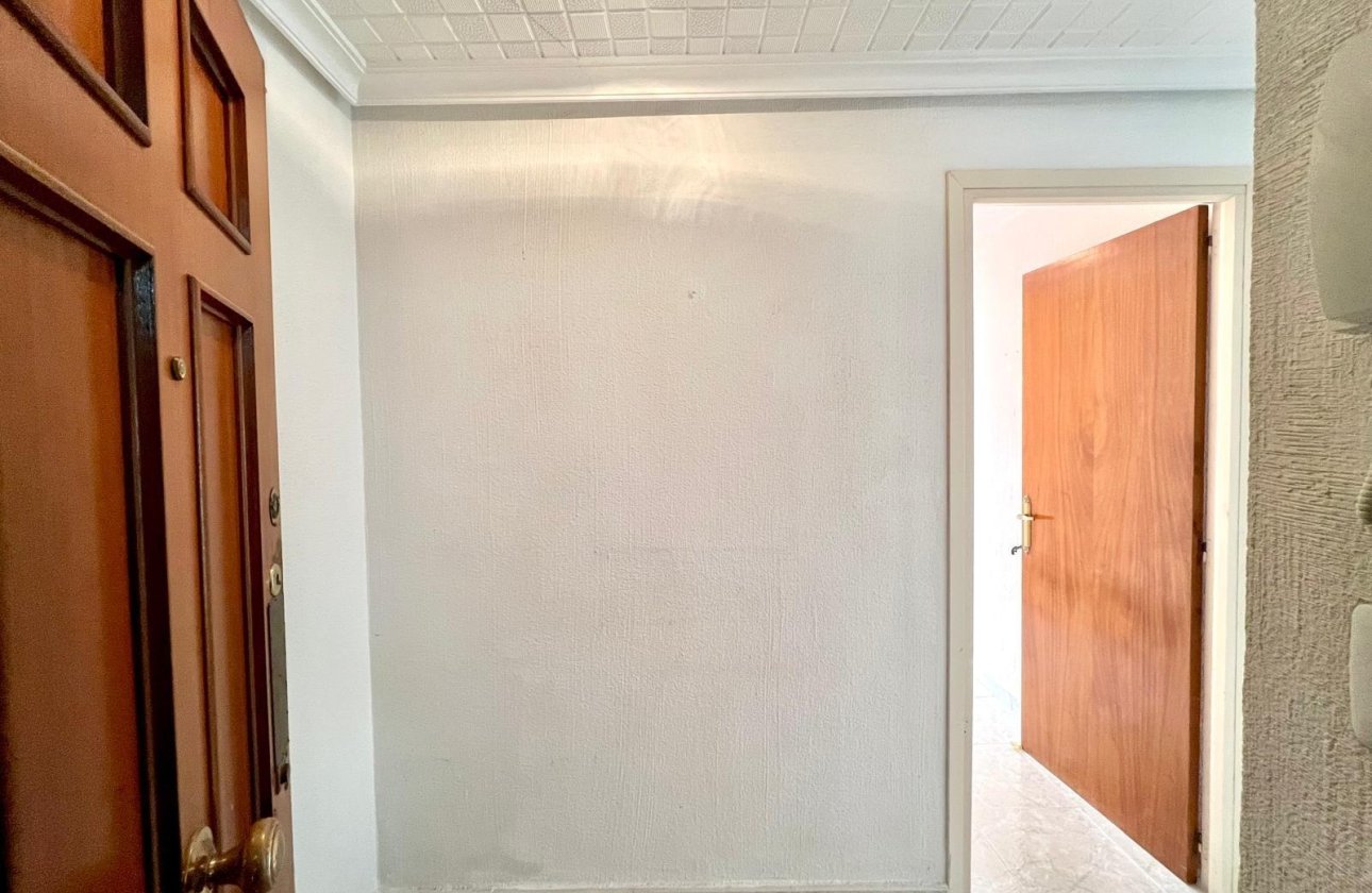 Resale - Apartment -
Torrevieja - Paseo Maritimo