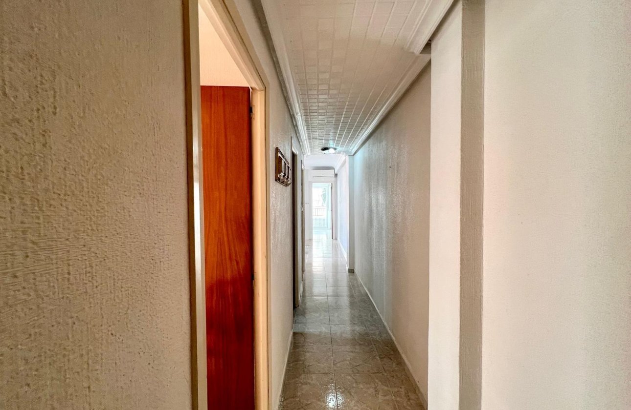 Resale - Apartment -
Torrevieja - Paseo Maritimo