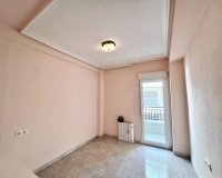 Resale - Apartment -
Torrevieja - Paseo Maritimo