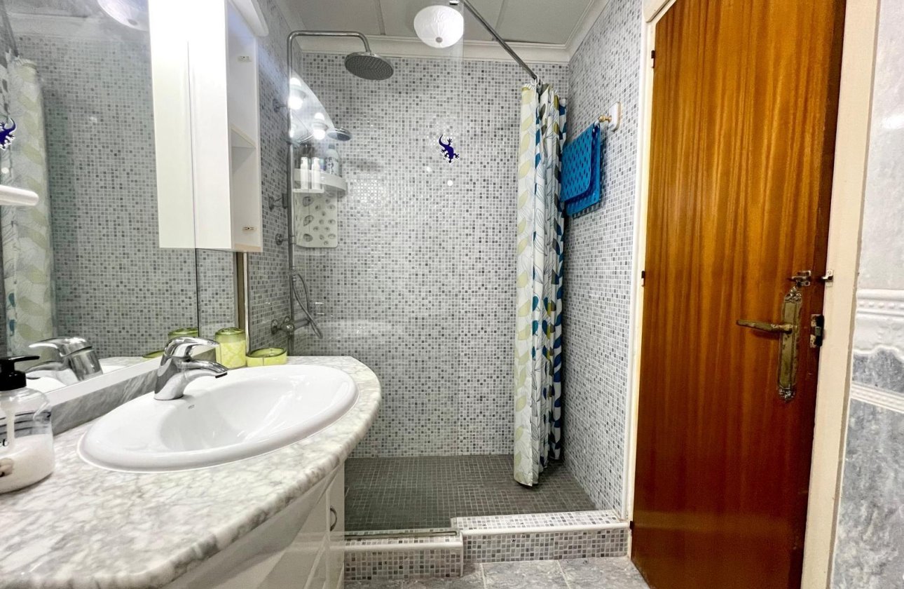 Resale - Apartment -
Torrevieja - Paseo Maritimo
