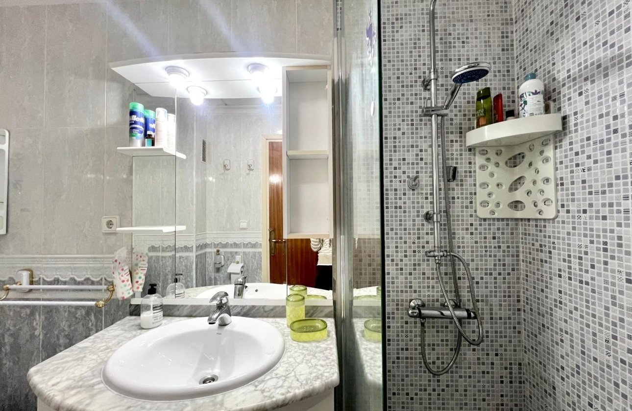 Resale - Apartment -
Torrevieja - Paseo Maritimo