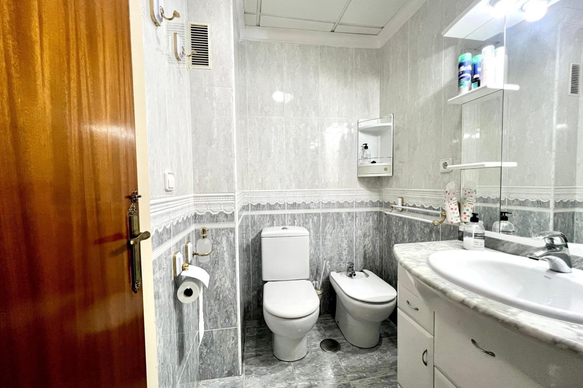 Resale - Apartment -
Torrevieja - Paseo Maritimo