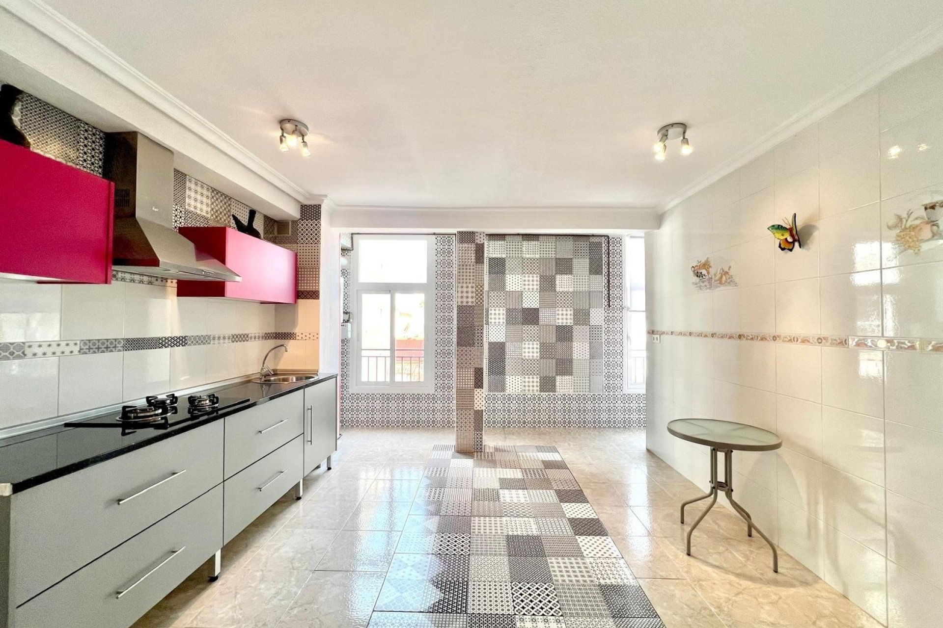 Resale - Apartment -
Torrevieja - Paseo Maritimo