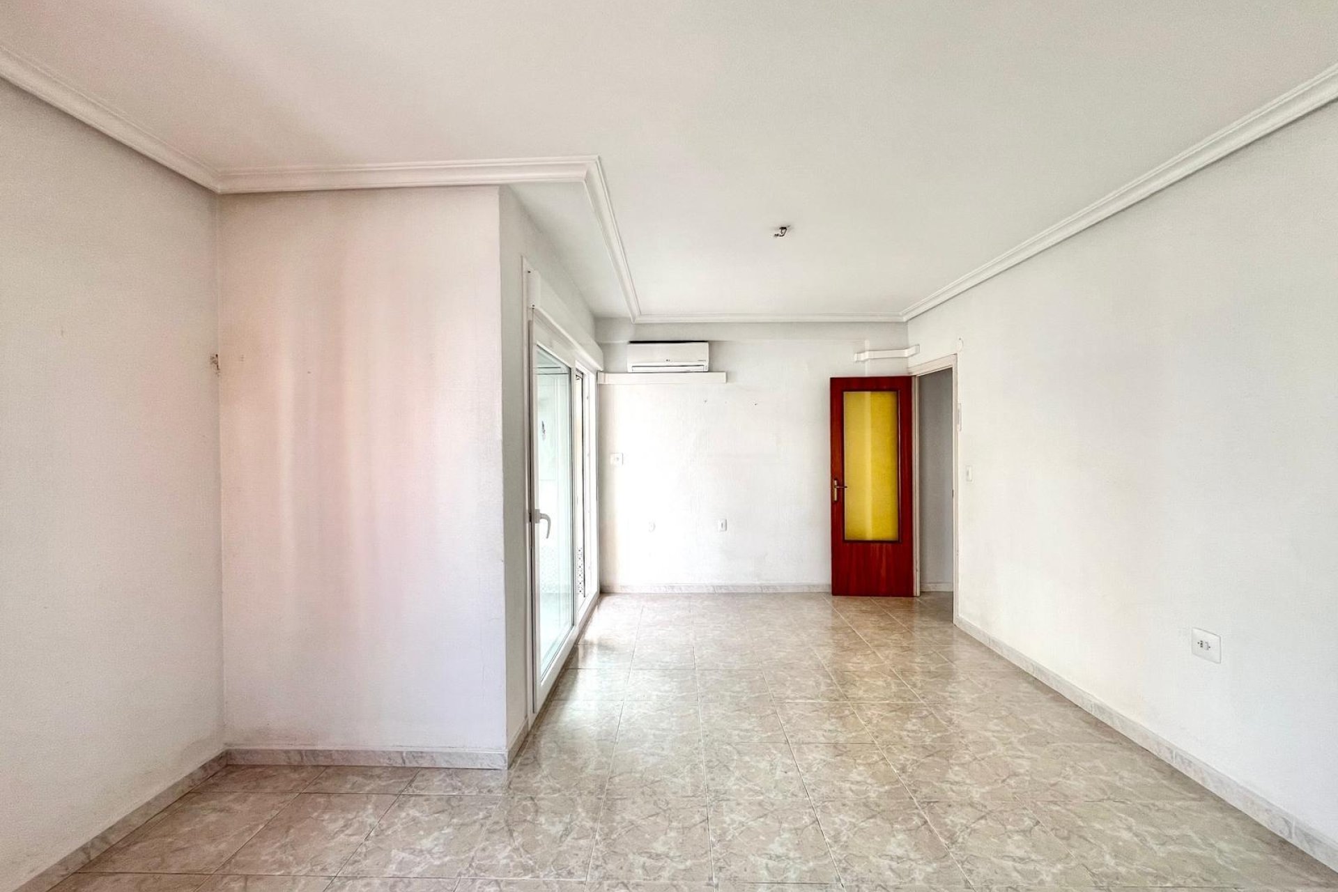 Resale - Apartment -
Torrevieja - Paseo Maritimo