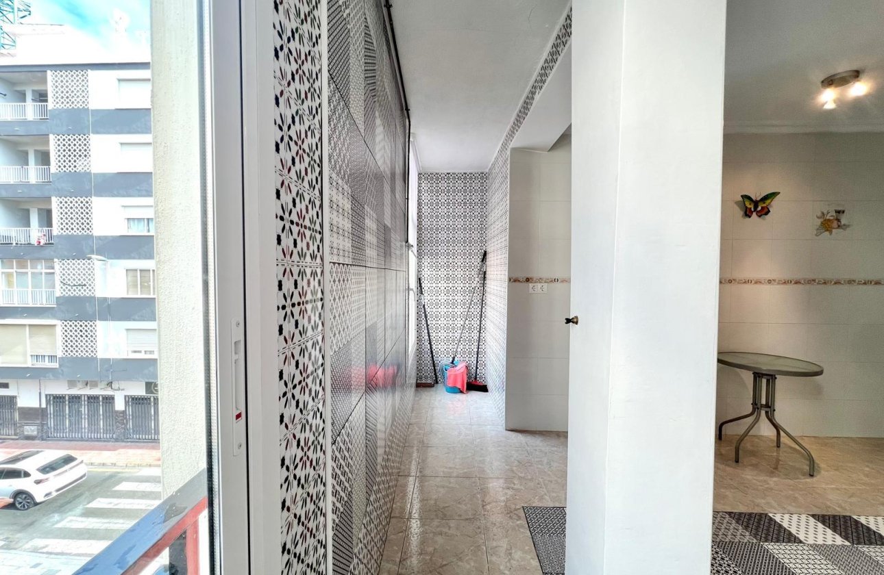 Resale - Apartment -
Torrevieja - Paseo Maritimo