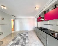 Resale - Apartment -
Torrevieja - Paseo Maritimo