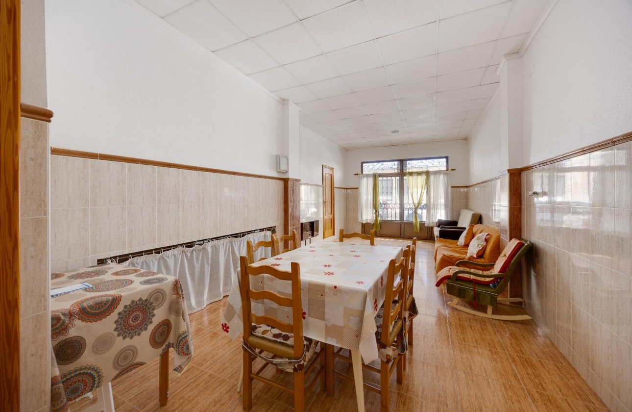 Resale - Apartment -
Torrevieja - Paseo Maritimo