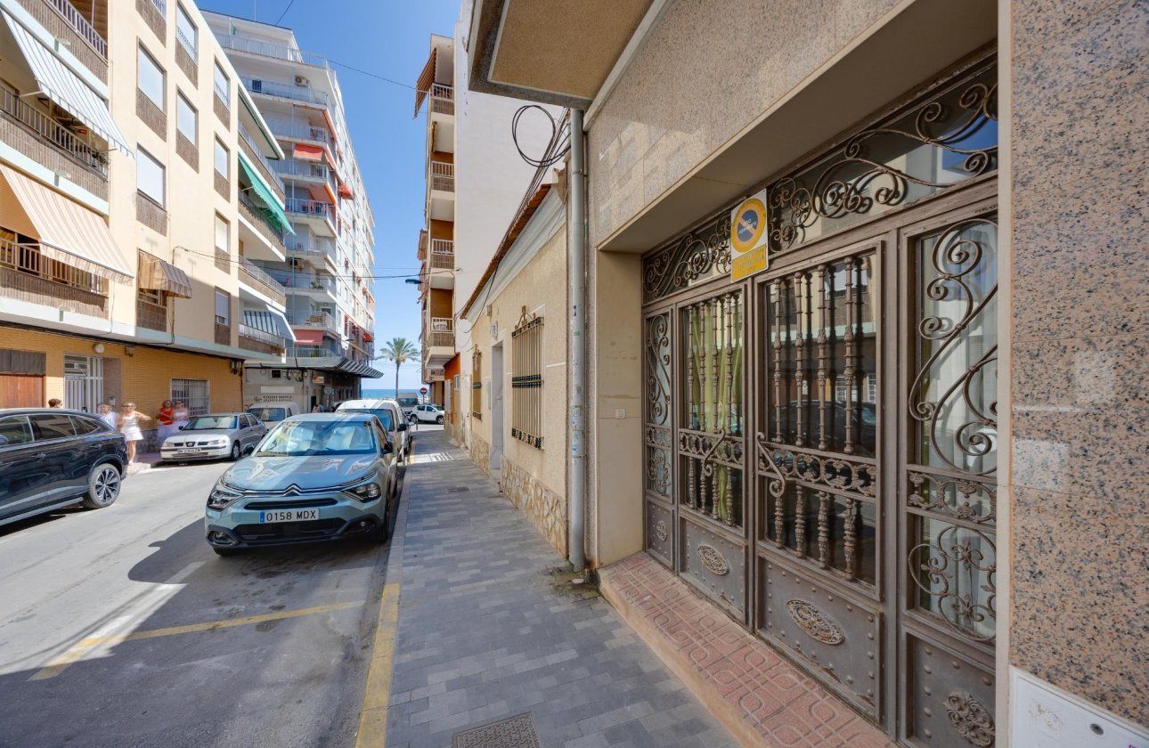 Resale - Apartment -
Torrevieja - Paseo Maritimo
