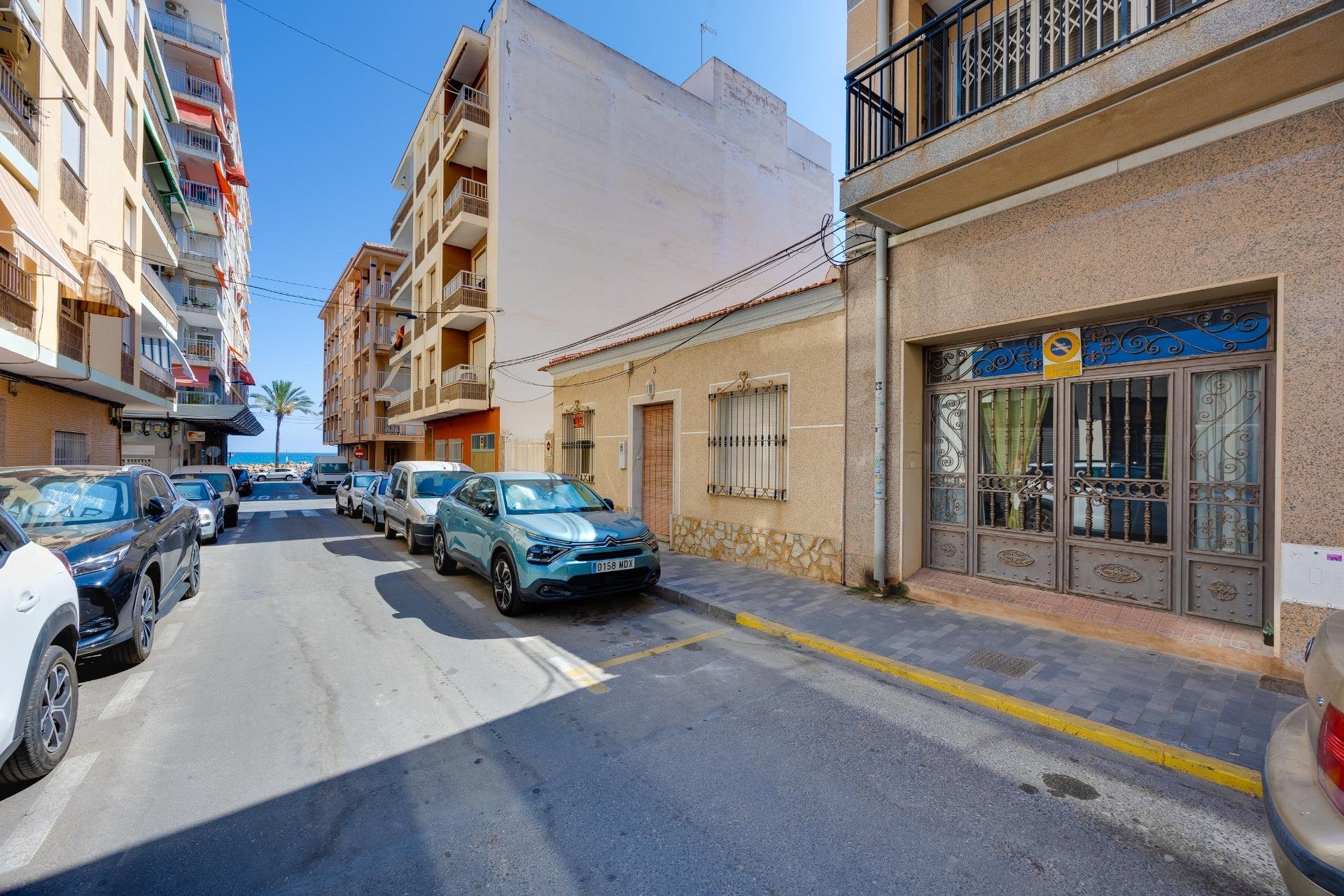 Resale - Apartment -
Torrevieja - Paseo Maritimo