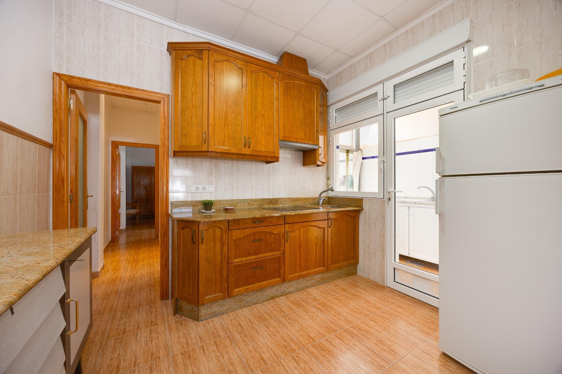 Resale - Apartment -
Torrevieja - Paseo Maritimo