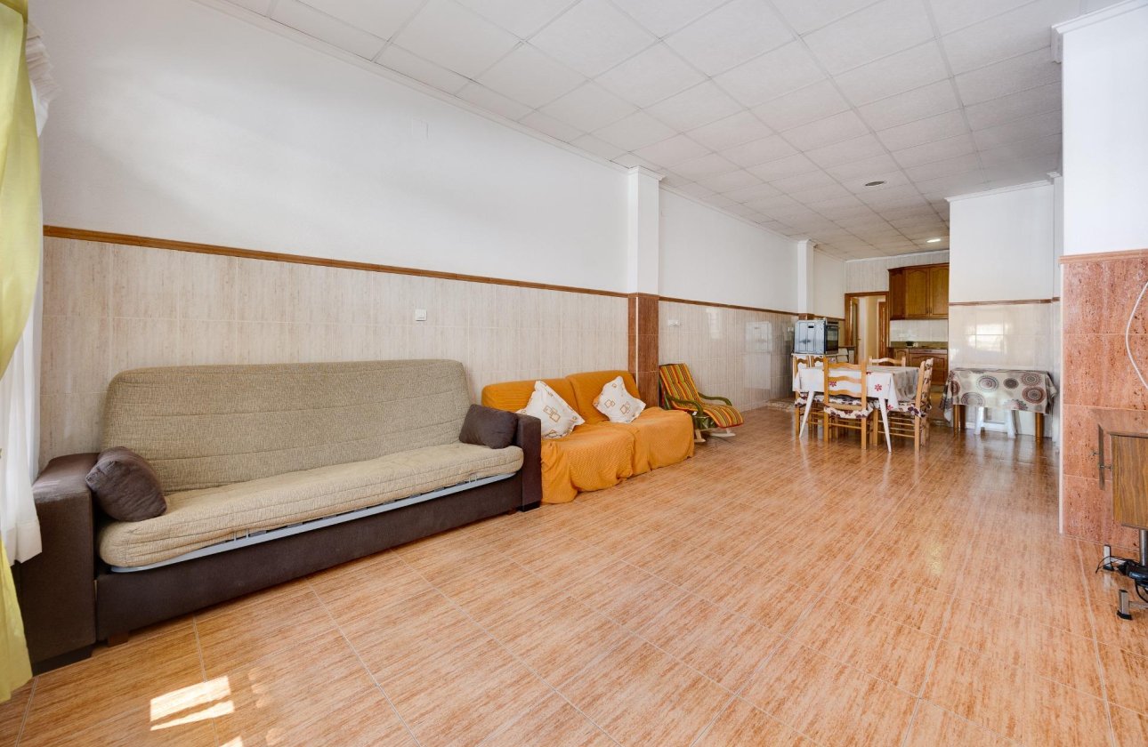 Resale - Apartment -
Torrevieja - Paseo Maritimo