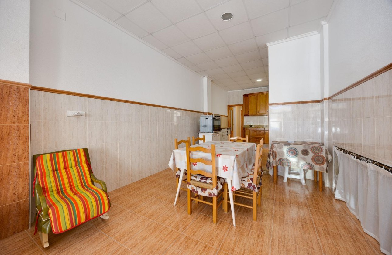 Resale - Apartment -
Torrevieja - Paseo Maritimo