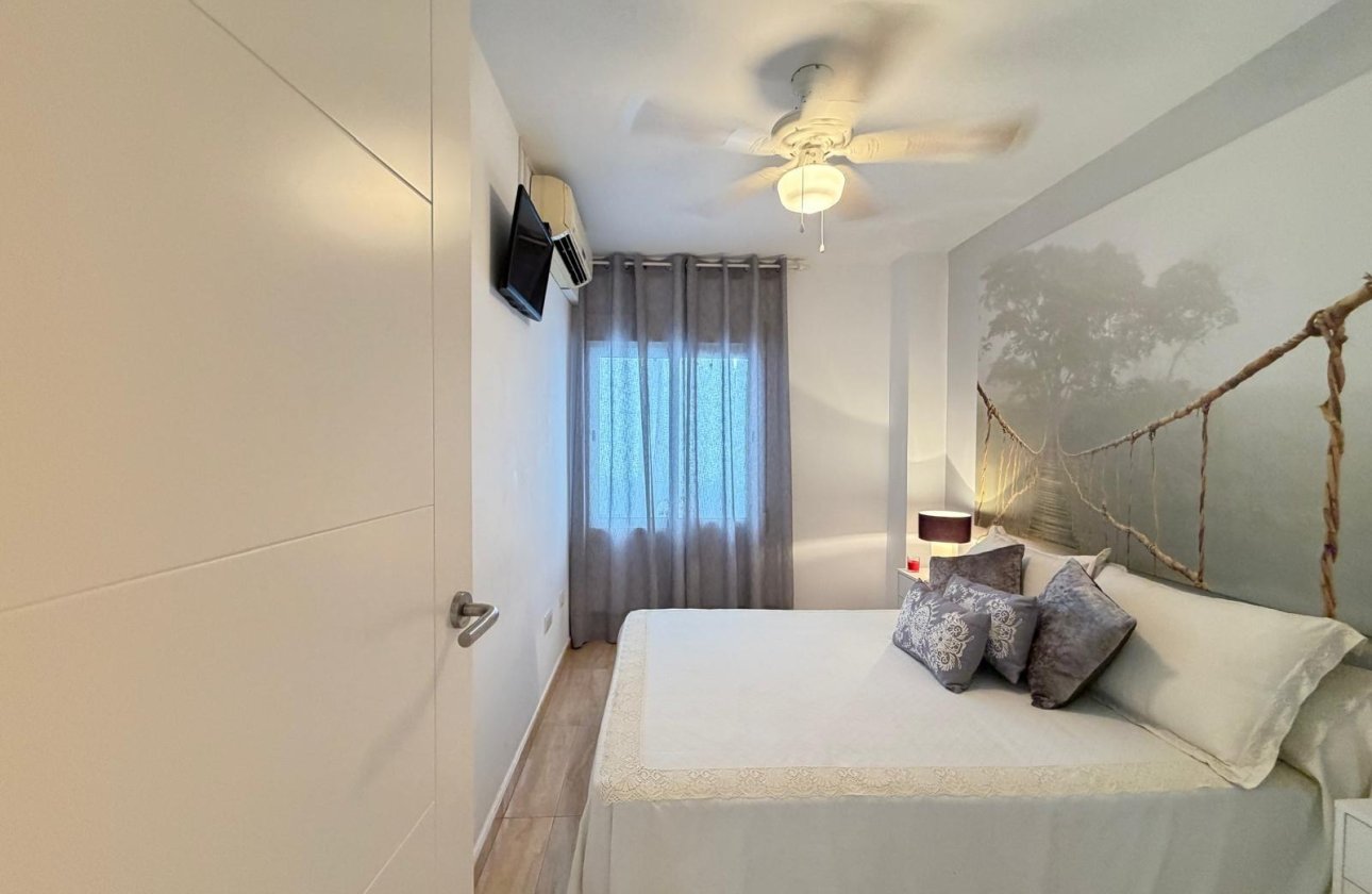 Resale - Apartment -
Torrevieja - Paseo Maritimo