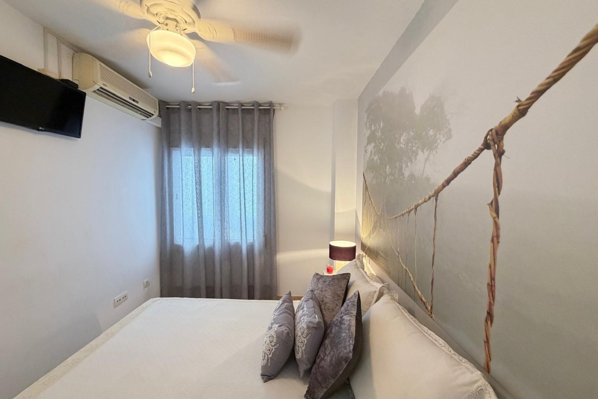 Resale - Apartment -
Torrevieja - Paseo Maritimo