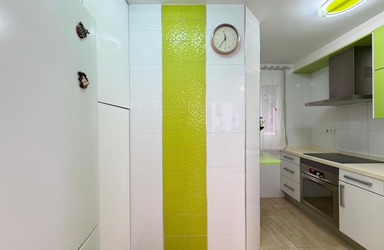 Resale - Apartment -
Torrevieja - Paseo Maritimo