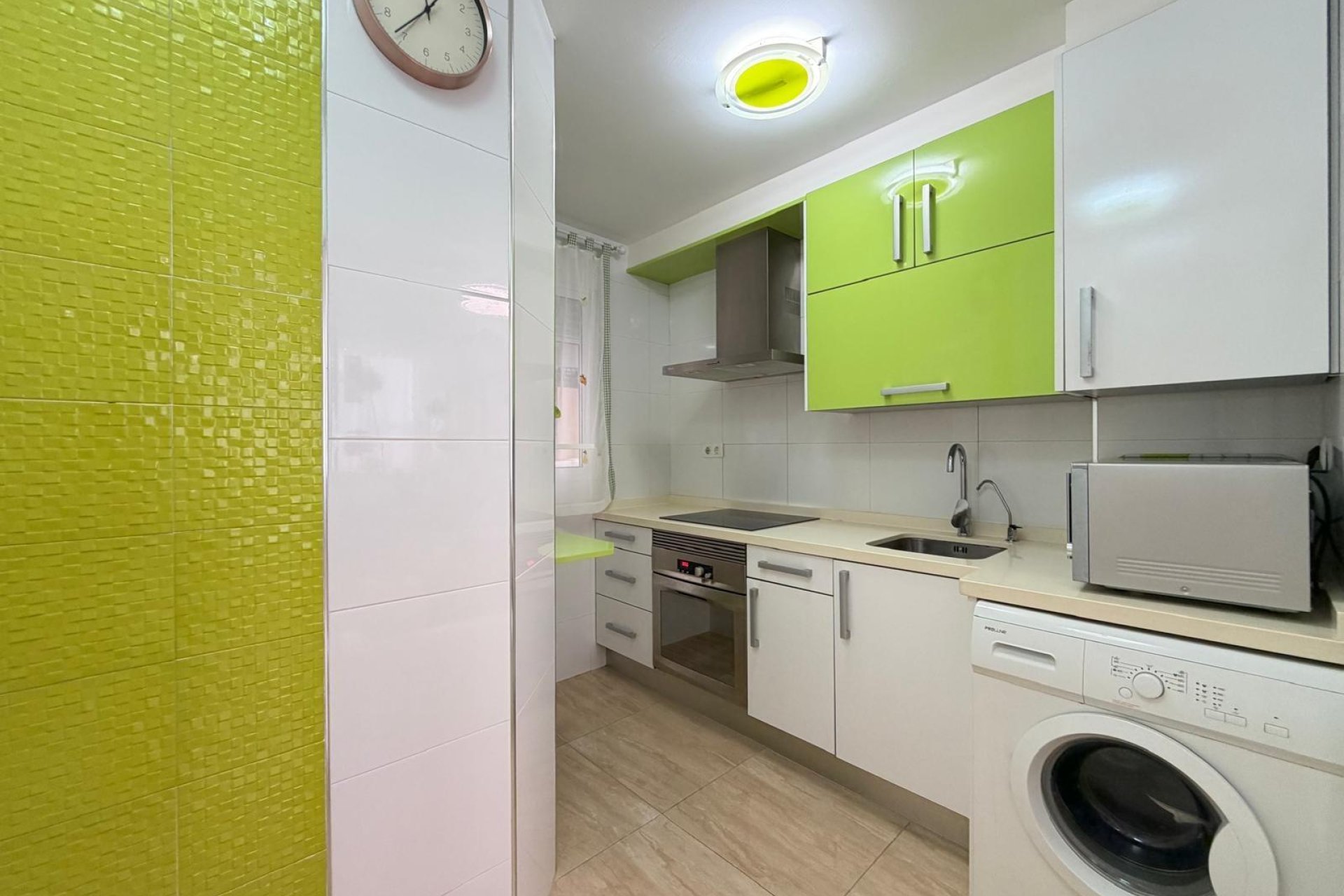 Resale - Apartment -
Torrevieja - Paseo Maritimo