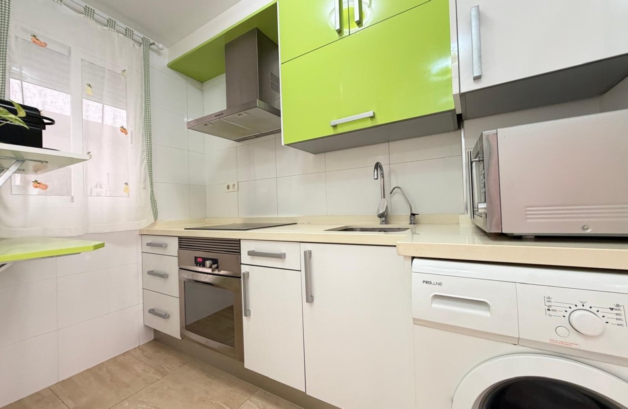 Resale - Apartment -
Torrevieja - Paseo Maritimo