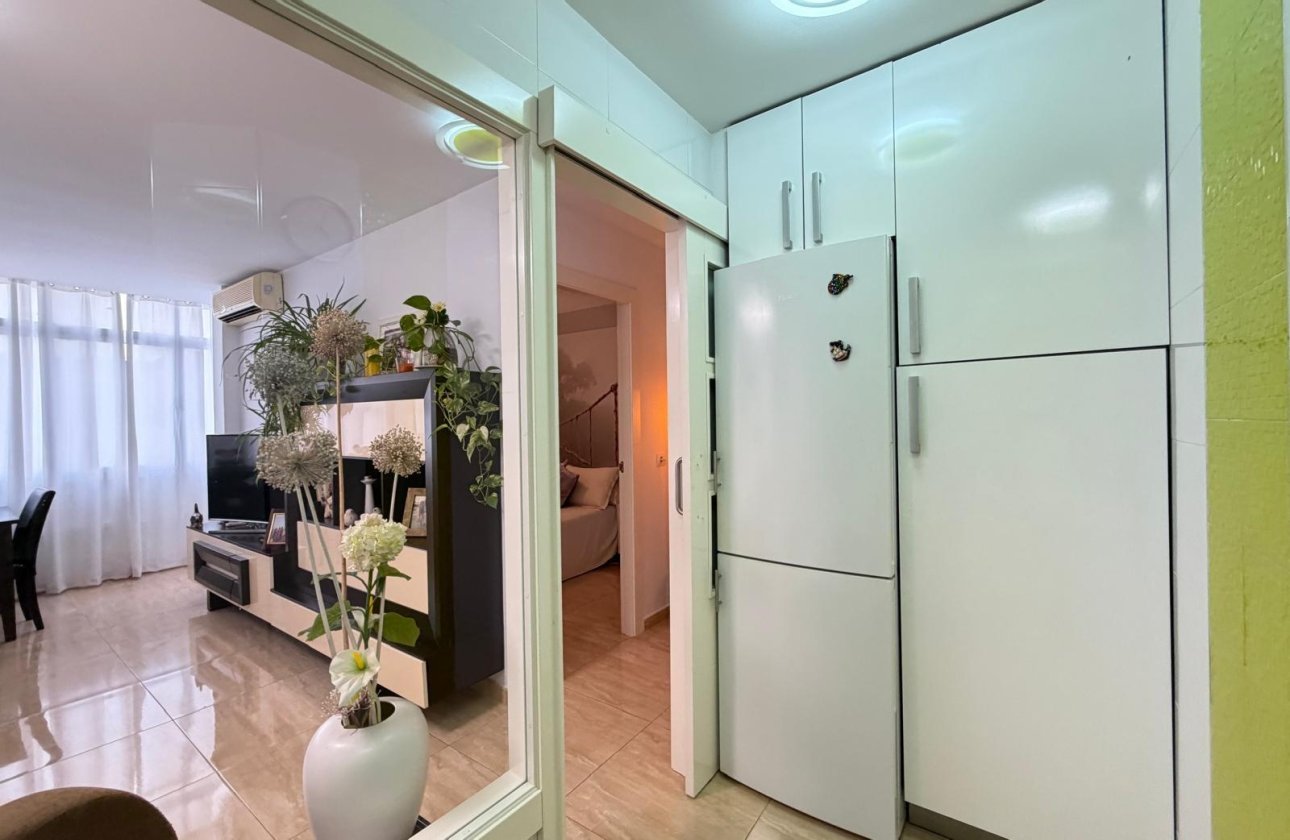 Resale - Apartment -
Torrevieja - Paseo Maritimo
