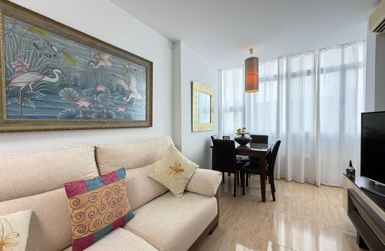 Resale - Apartment -
Torrevieja - Paseo Maritimo