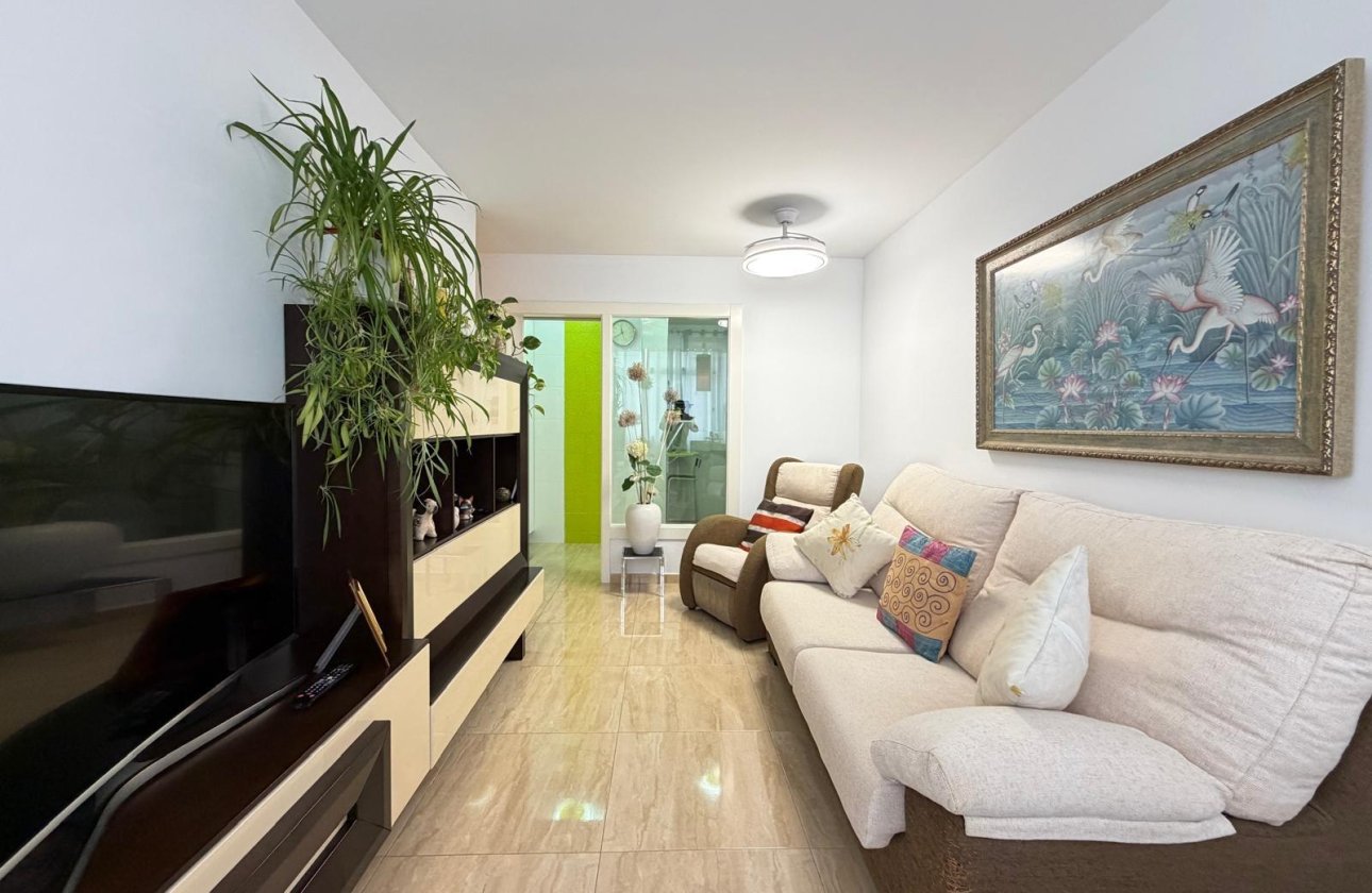 Resale - Apartment -
Torrevieja - Paseo Maritimo