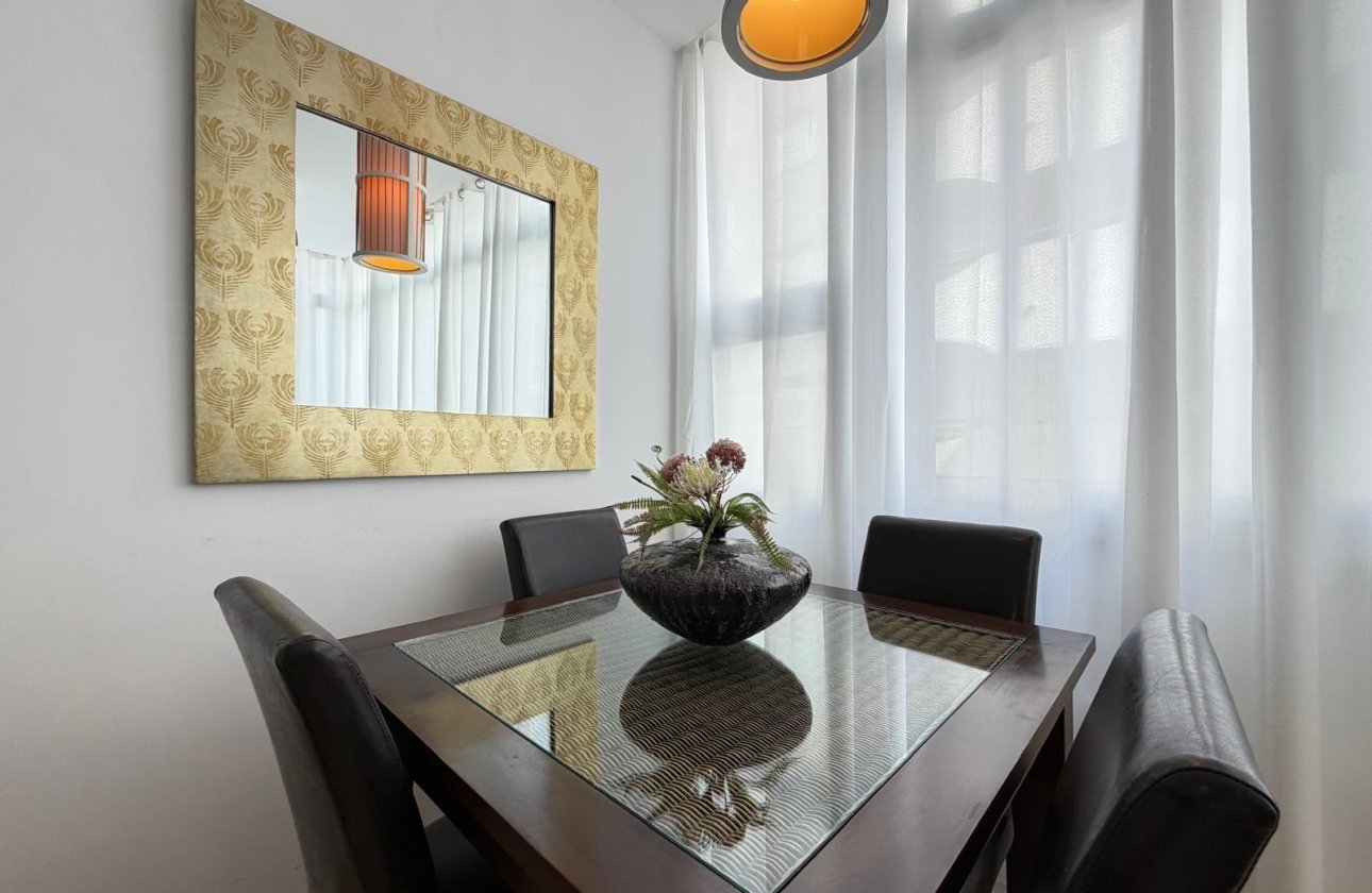 Resale - Apartment -
Torrevieja - Paseo Maritimo