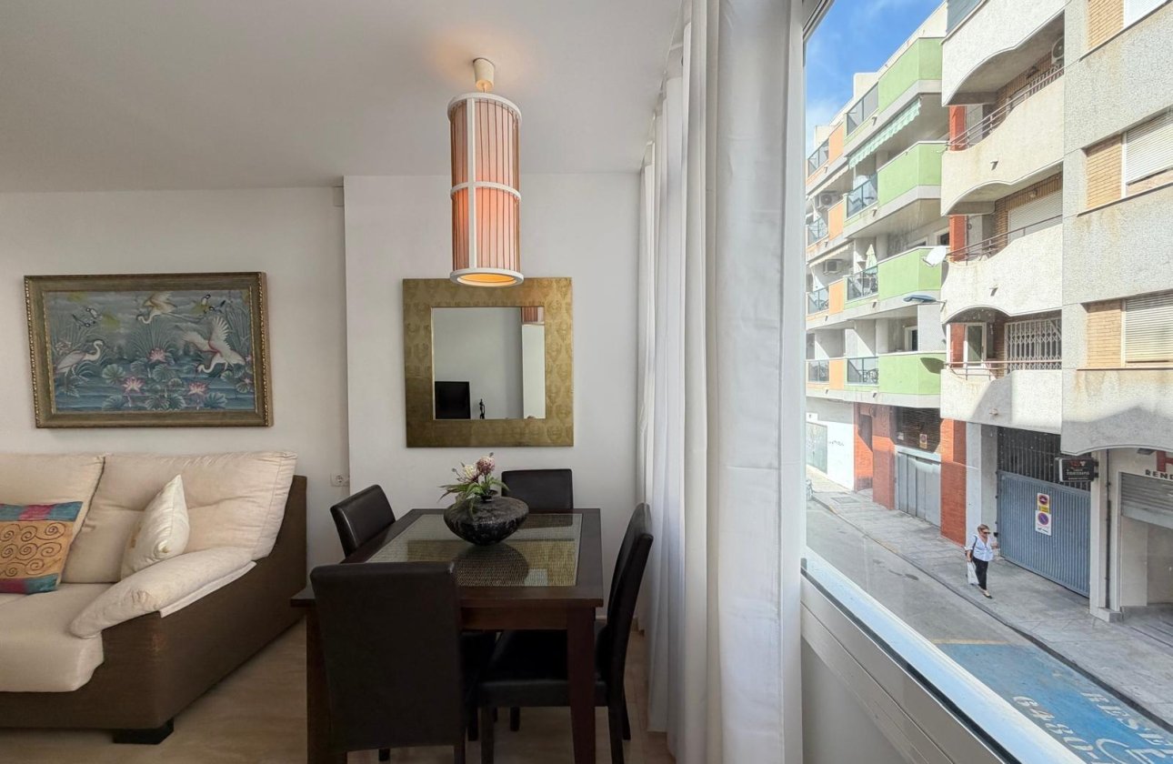 Resale - Apartment -
Torrevieja - Paseo Maritimo