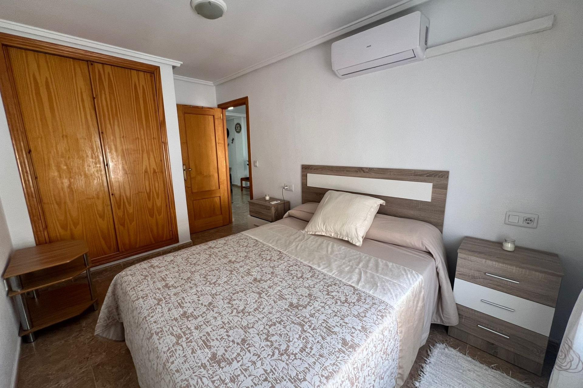 Resale - Apartment -
Torrevieja - Playa de los Locos