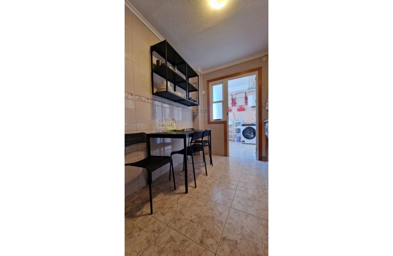 Resale - Apartment -
Torrevieja - Playa de los Locos