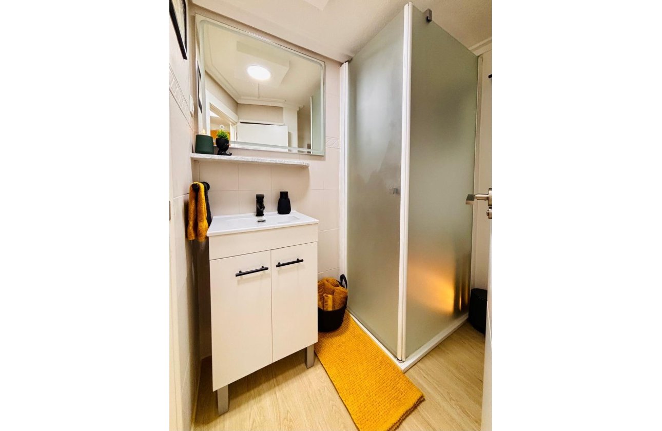 Resale - Apartment -
Torrevieja - Playa de los Locos