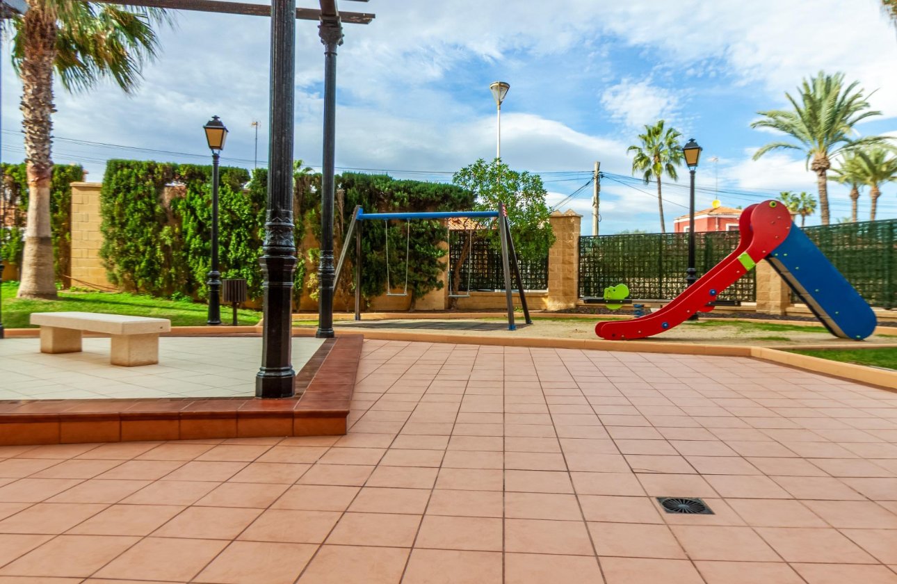 Resale - Apartment -
Torrevieja - Playa de los Locos