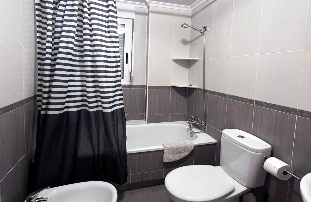 Resale - Apartment -
Torrevieja - Playa de los Locos