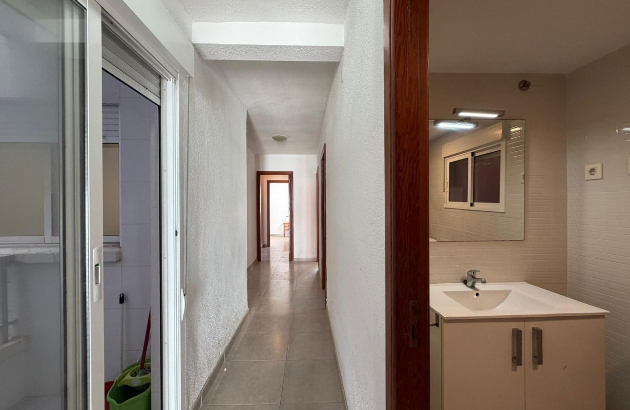 Resale - Apartment -
Torrevieja - Playa de los Locos