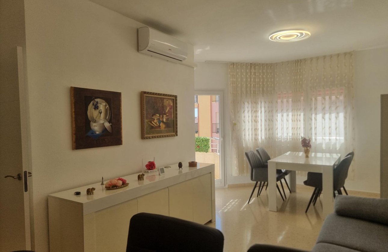 Resale - Apartment -
Torrevieja - Playa de los Locos