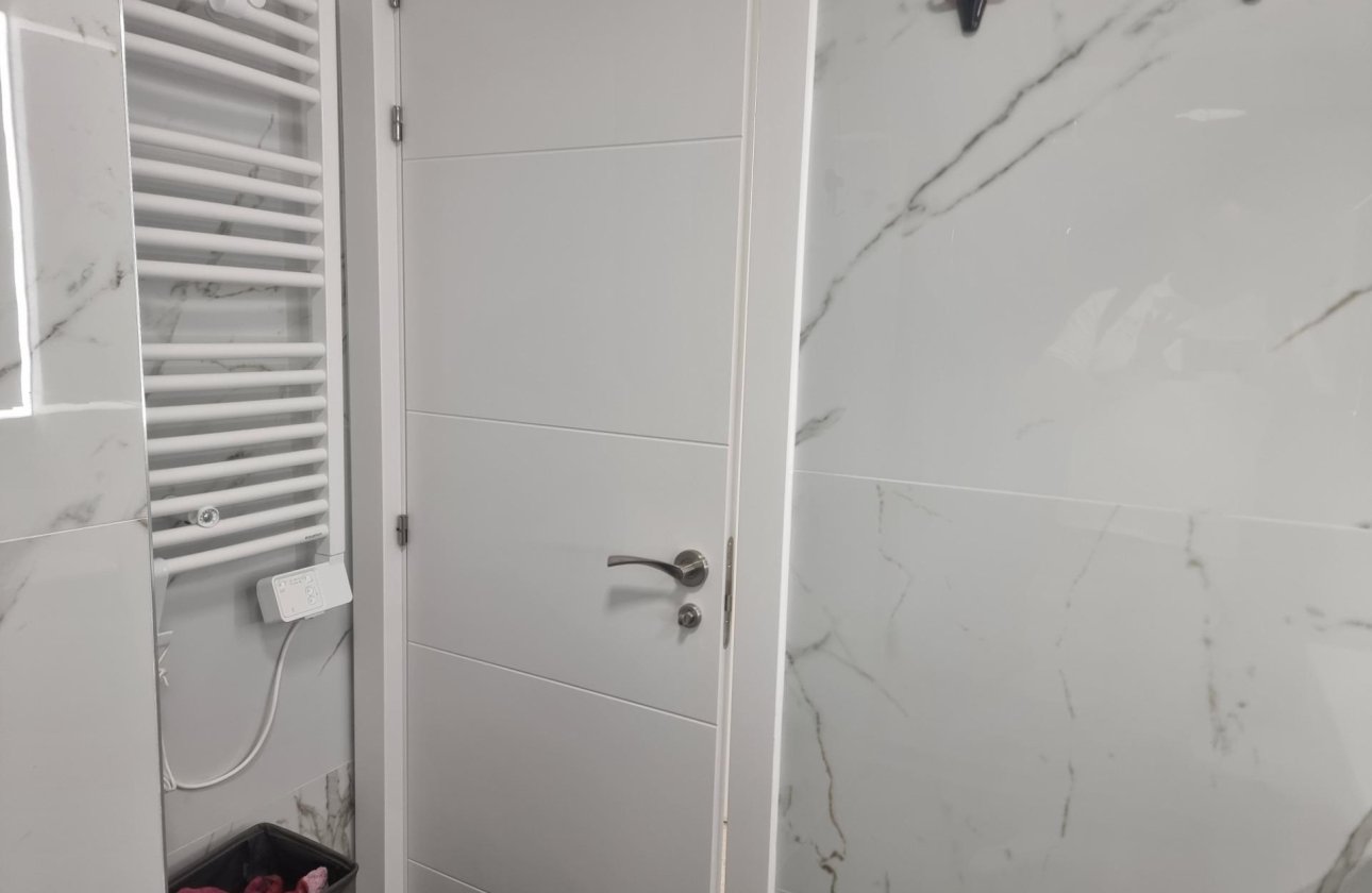 Resale - Apartment -
Torrevieja - Playa de los Locos