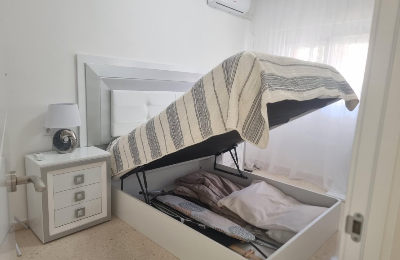Resale - Apartment -
Torrevieja - Playa de los Locos