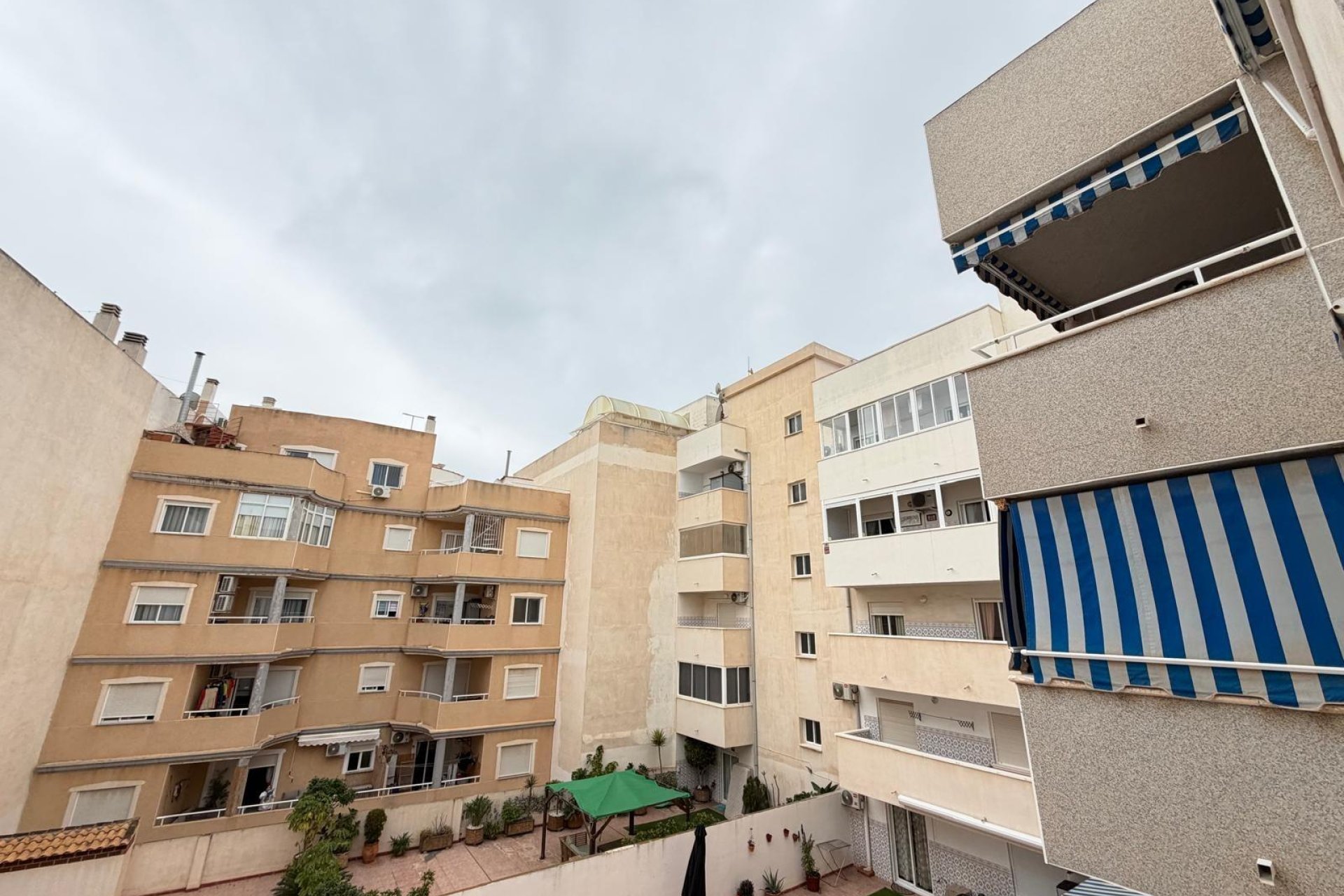 Resale - Apartment -
Torrevieja - Playa de los Locos