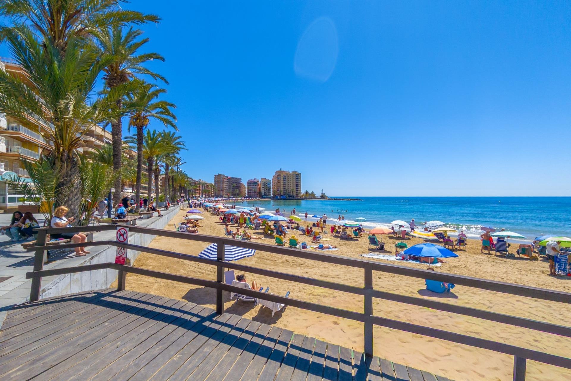 Resale - Apartment -
Torrevieja - Playa de los Locos