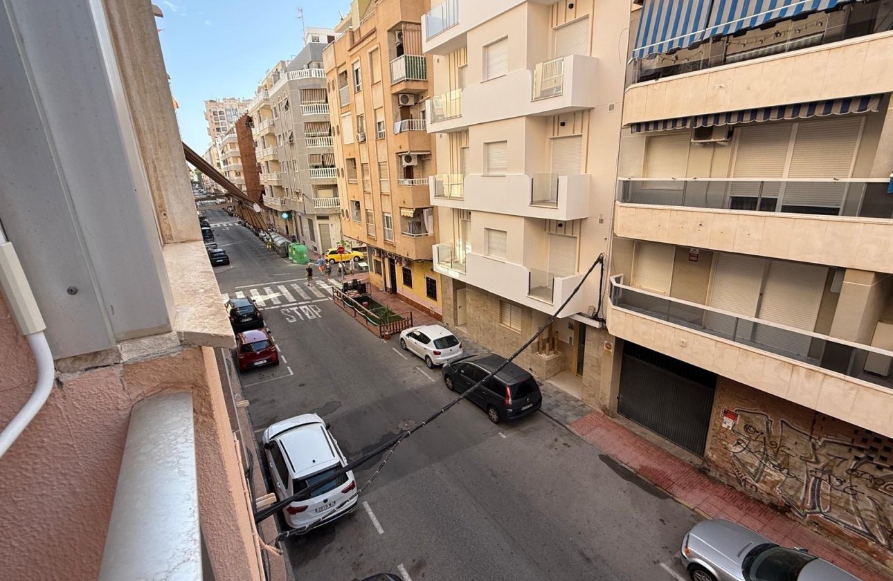 Resale - Apartment -
Torrevieja - Playa de los Locos