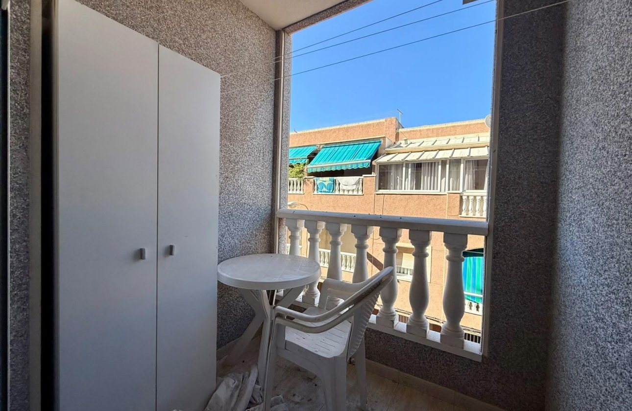 Resale - Apartment -
Torrevieja - Playa de los Locos